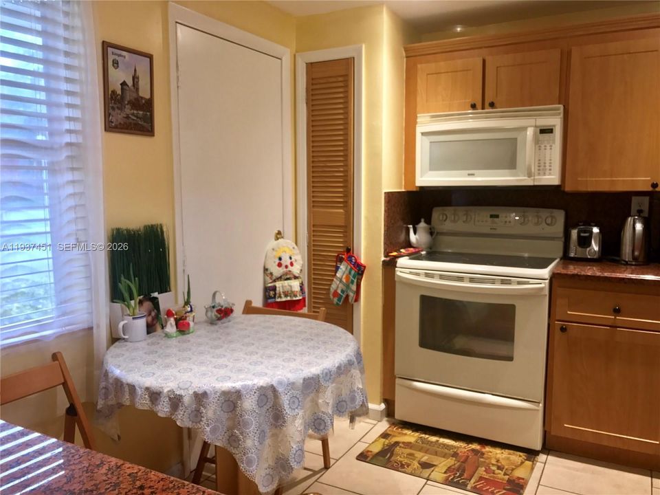 В аренду: $1,800 (1 спален, 1 ванн, 898 Квадратных фут)