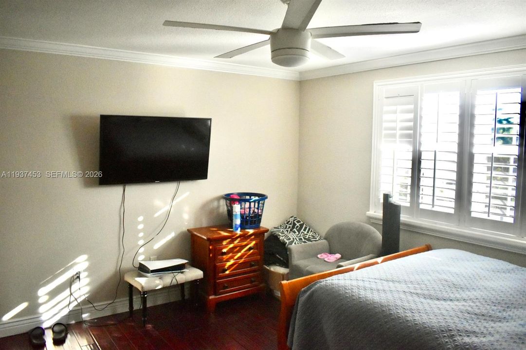 出租: $5,150 (4 贝兹, 2 浴室, 2284 平方英尺)