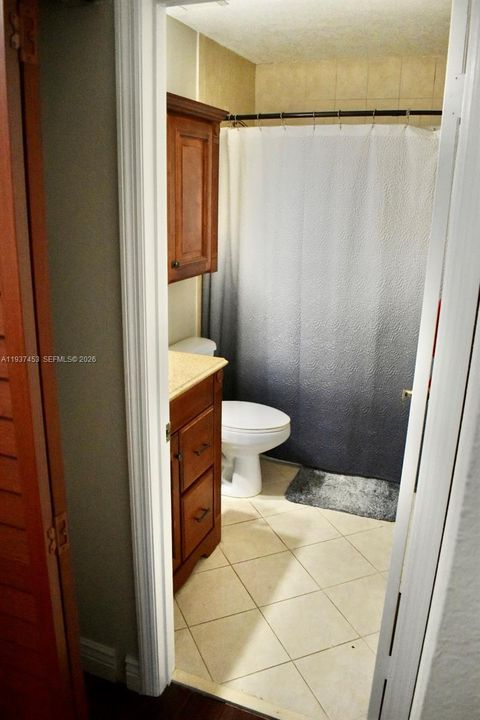 出租: $5,150 (4 贝兹, 2 浴室, 2284 平方英尺)