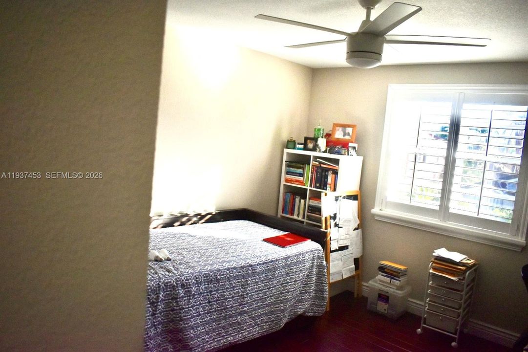 出租: $5,150 (4 贝兹, 2 浴室, 2284 平方英尺)