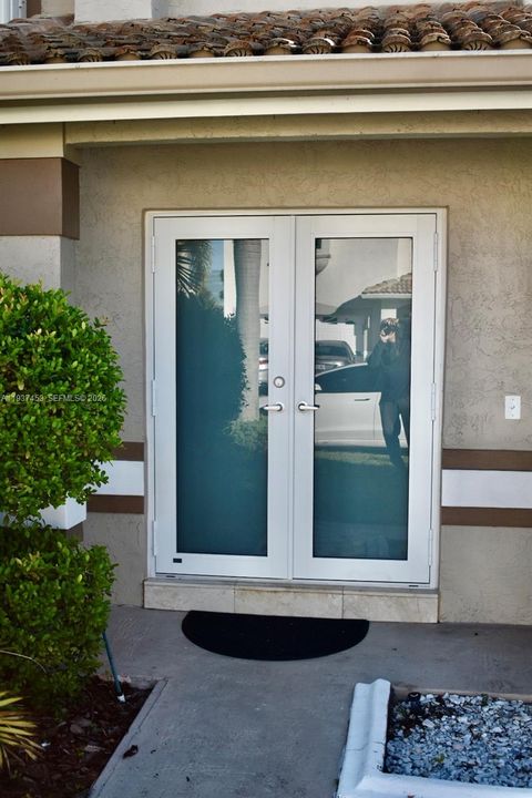 出租: $5,150 (4 贝兹, 2 浴室, 2284 平方英尺)