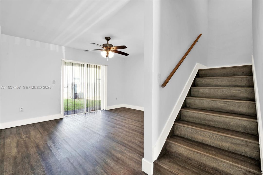 En Renta: $2,650 (3 camas, 2 baños, 2634 Pies cuadrados)