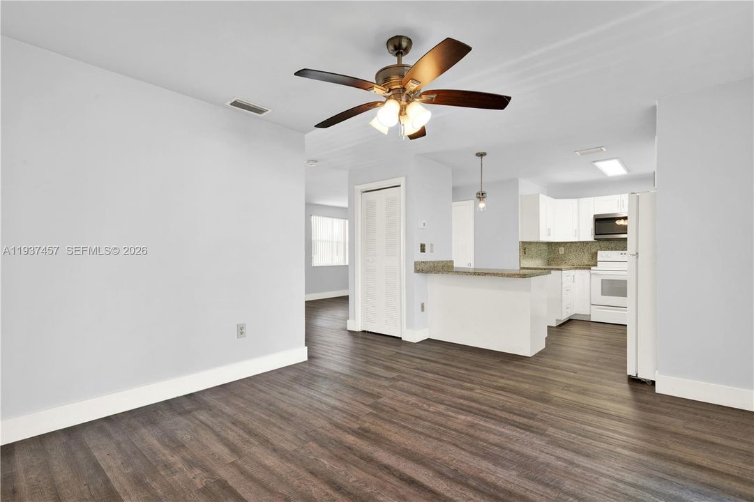 En Renta: $2,650 (3 camas, 2 baños, 2634 Pies cuadrados)