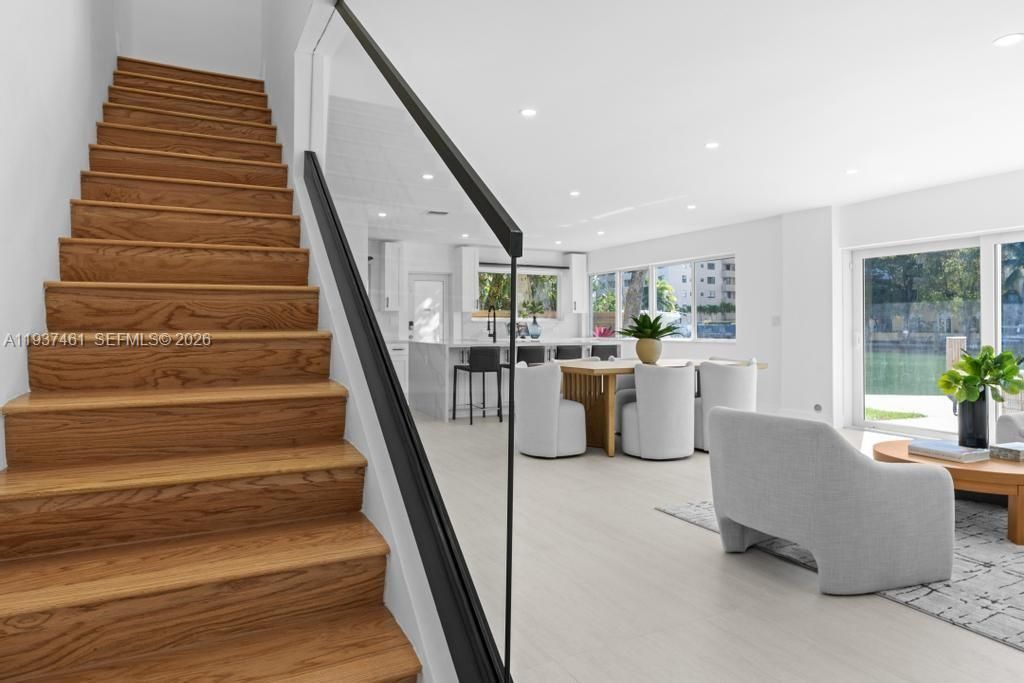 For Sale: $1,595,000 (3 beds, 3 baths, 1632 Square Feet)