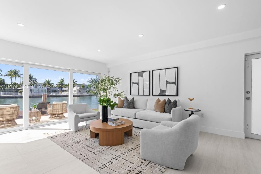 For Sale: $1,595,000 (3 beds, 3 baths, 1632 Square Feet)