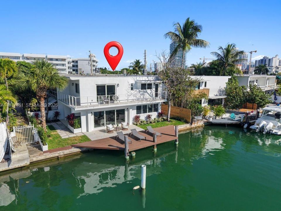 For Sale: $1,595,000 (3 beds, 3 baths, 1632 Square Feet)