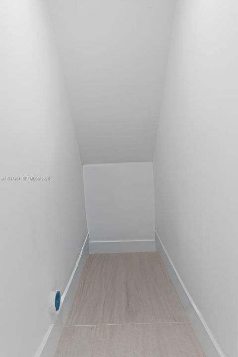 For Sale: $1,595,000 (3 beds, 3 baths, 1632 Square Feet)