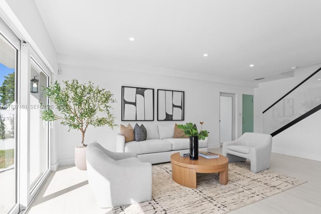 For Sale: $1,595,000 (3 beds, 3 baths, 1632 Square Feet)