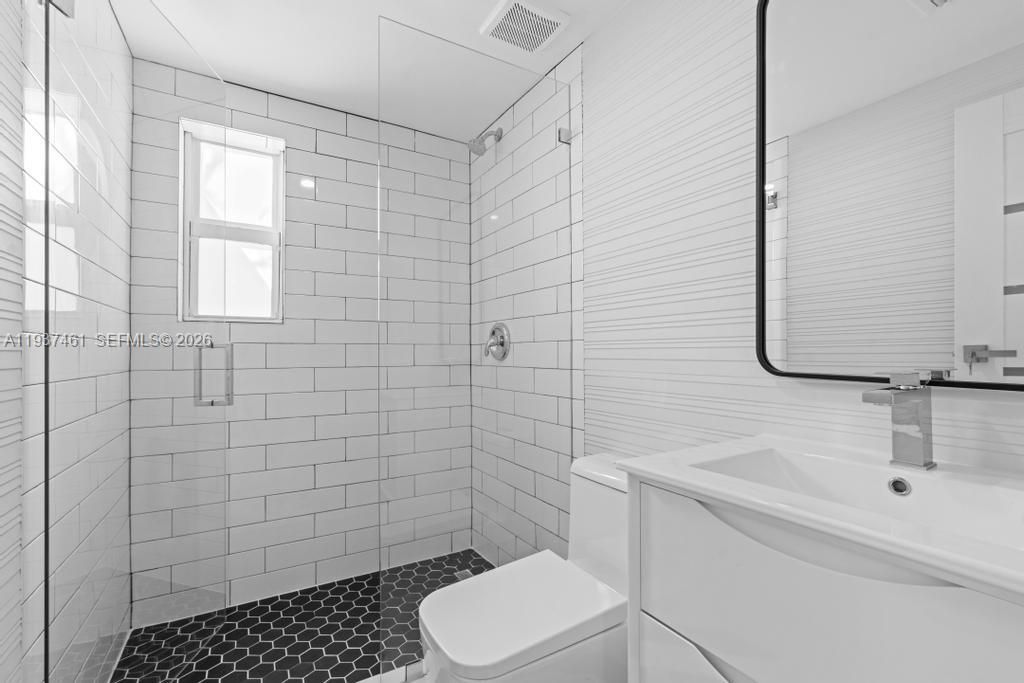 For Sale: $1,595,000 (3 beds, 3 baths, 1632 Square Feet)