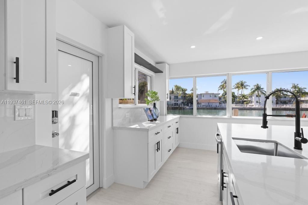 For Sale: $1,595,000 (3 beds, 3 baths, 1632 Square Feet)