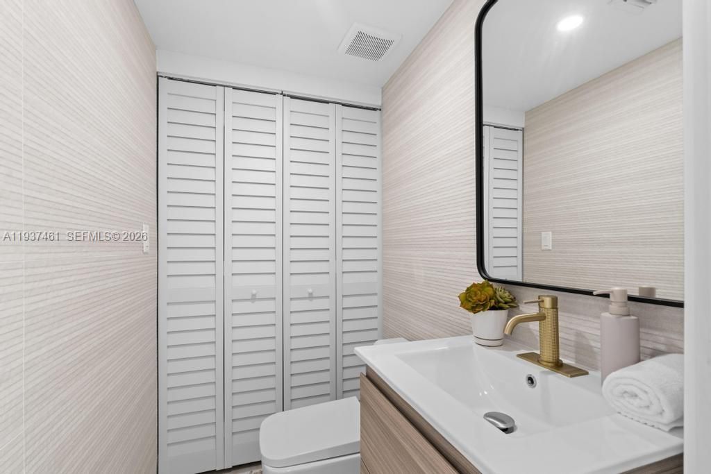 For Sale: $1,595,000 (3 beds, 3 baths, 1632 Square Feet)