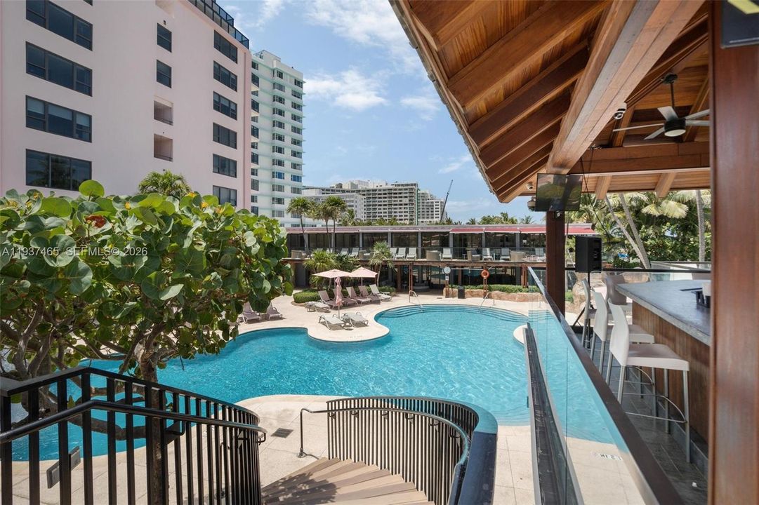 En Venta: $1,349,000 (4 camas, 3 baños, 1800 Pies cuadrados)