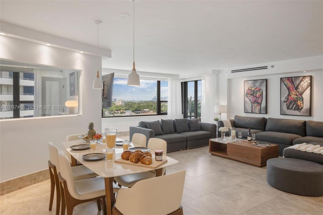 En Venta: $1,349,000 (4 camas, 3 baños, 1800 Pies cuadrados)