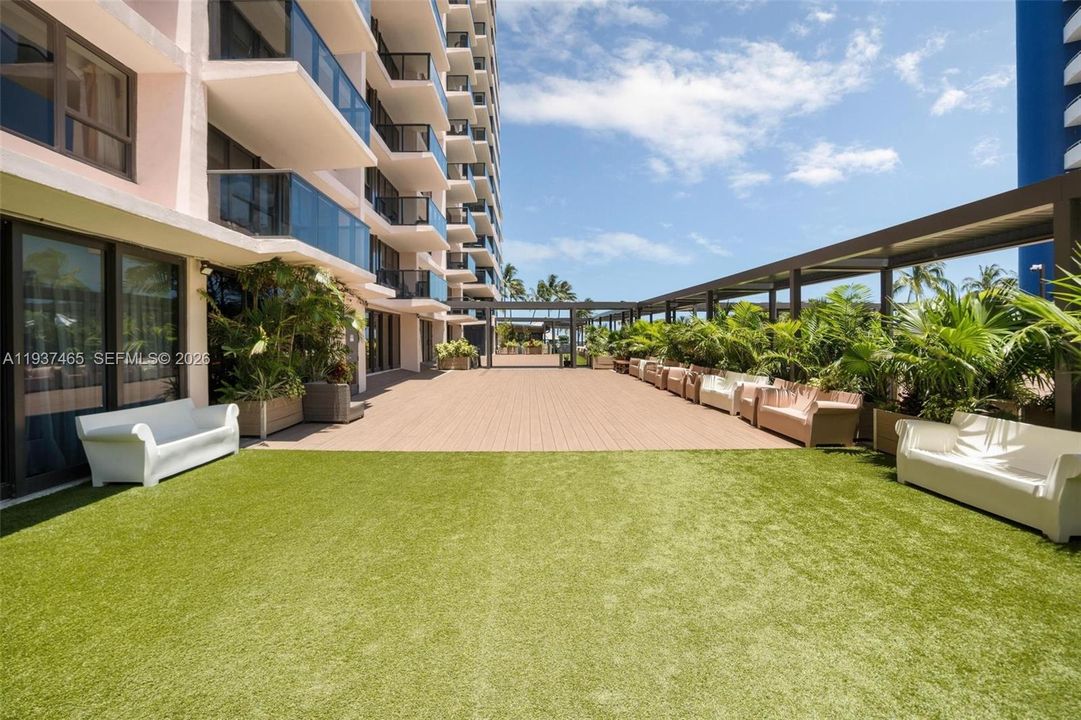 En Venta: $1,349,000 (4 camas, 3 baños, 1800 Pies cuadrados)