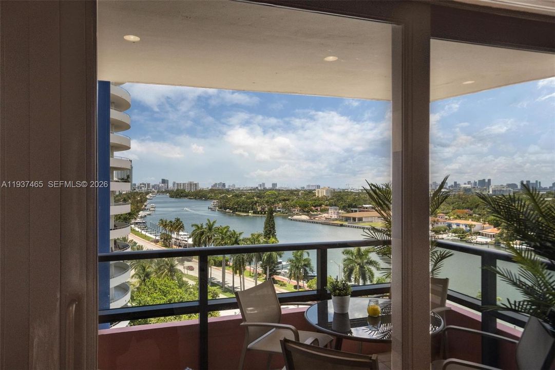 En Venta: $1,349,000 (4 camas, 3 baños, 1800 Pies cuadrados)