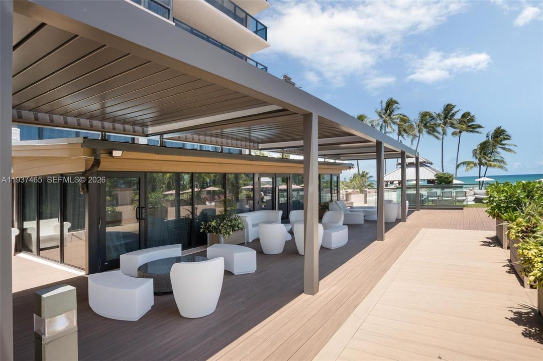 En Venta: $1,349,000 (4 camas, 3 baños, 1800 Pies cuadrados)