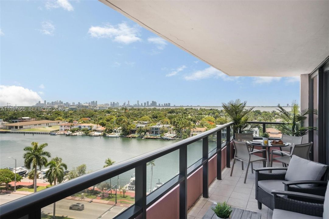 En Venta: $1,349,000 (4 camas, 3 baños, 1800 Pies cuadrados)