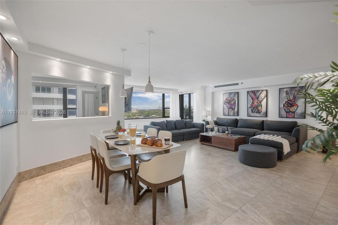 En Venta: $1,349,000 (4 camas, 3 baños, 1800 Pies cuadrados)