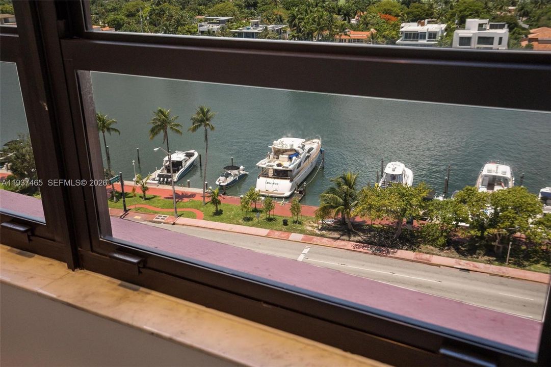 En Venta: $1,349,000 (4 camas, 3 baños, 1800 Pies cuadrados)