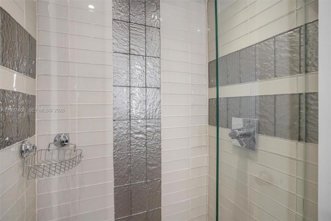 En Venta: $1,349,000 (4 camas, 3 baños, 1800 Pies cuadrados)