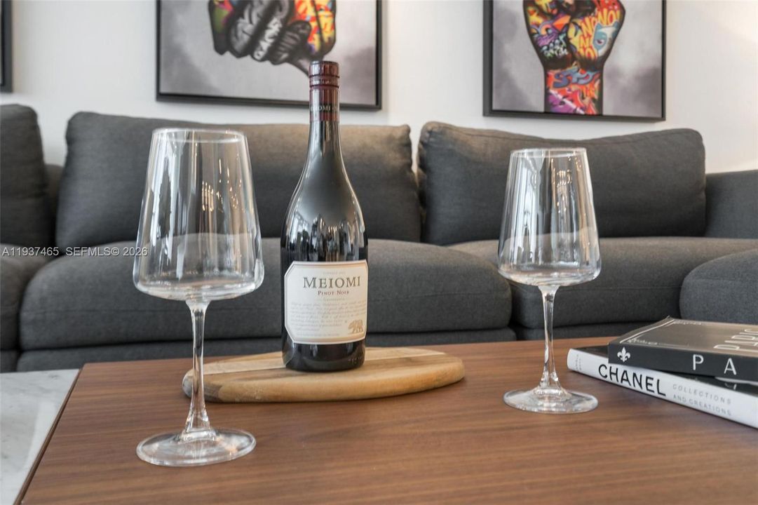 En Venta: $1,349,000 (4 camas, 3 baños, 1800 Pies cuadrados)