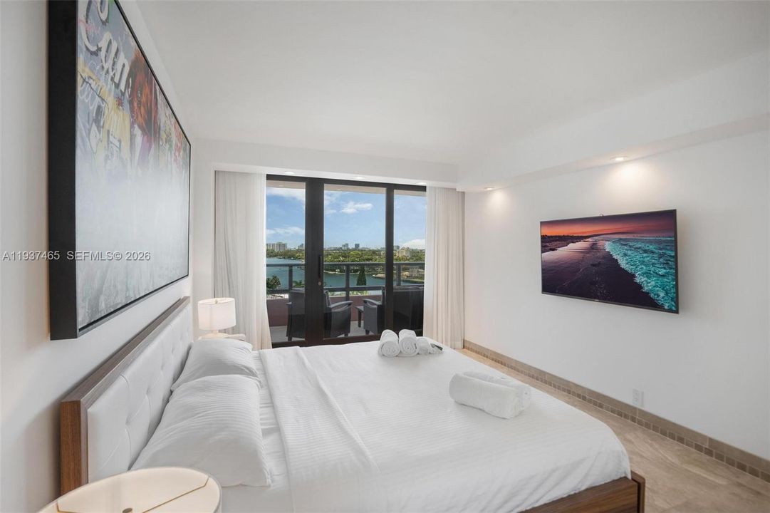 En Venta: $1,349,000 (4 camas, 3 baños, 1800 Pies cuadrados)