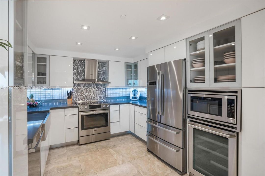 En Venta: $1,349,000 (4 camas, 3 baños, 1800 Pies cuadrados)