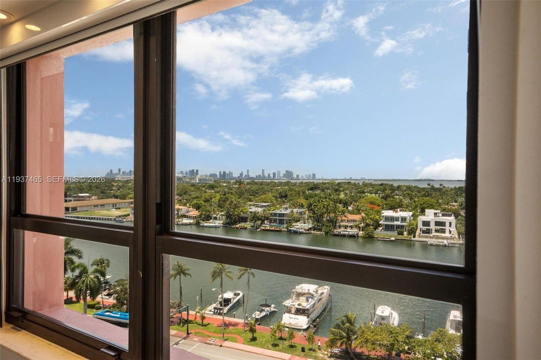 En Venta: $1,349,000 (4 camas, 3 baños, 1800 Pies cuadrados)