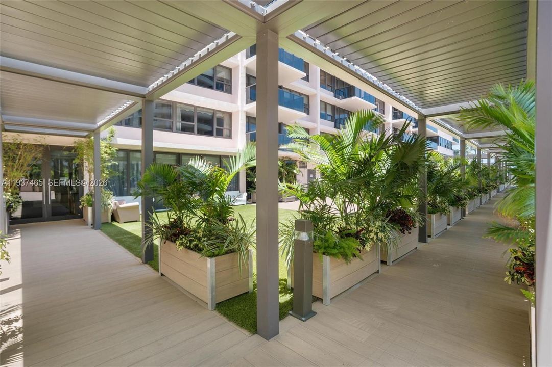 En Venta: $1,349,000 (4 camas, 3 baños, 1800 Pies cuadrados)