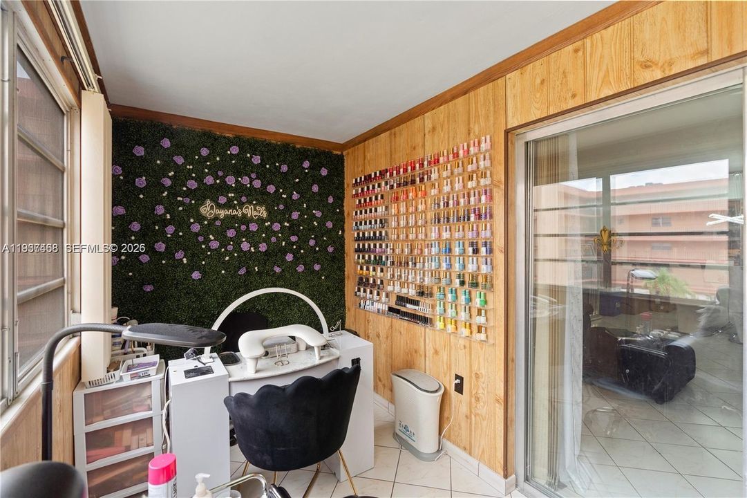 На продажу: $220,000 (2 спален, 1 ванн, 998 Квадратных фут)