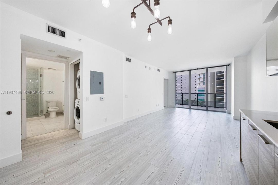 En Venta: $599,000 (1 camas, 1 baños, 696 Pies cuadrados)