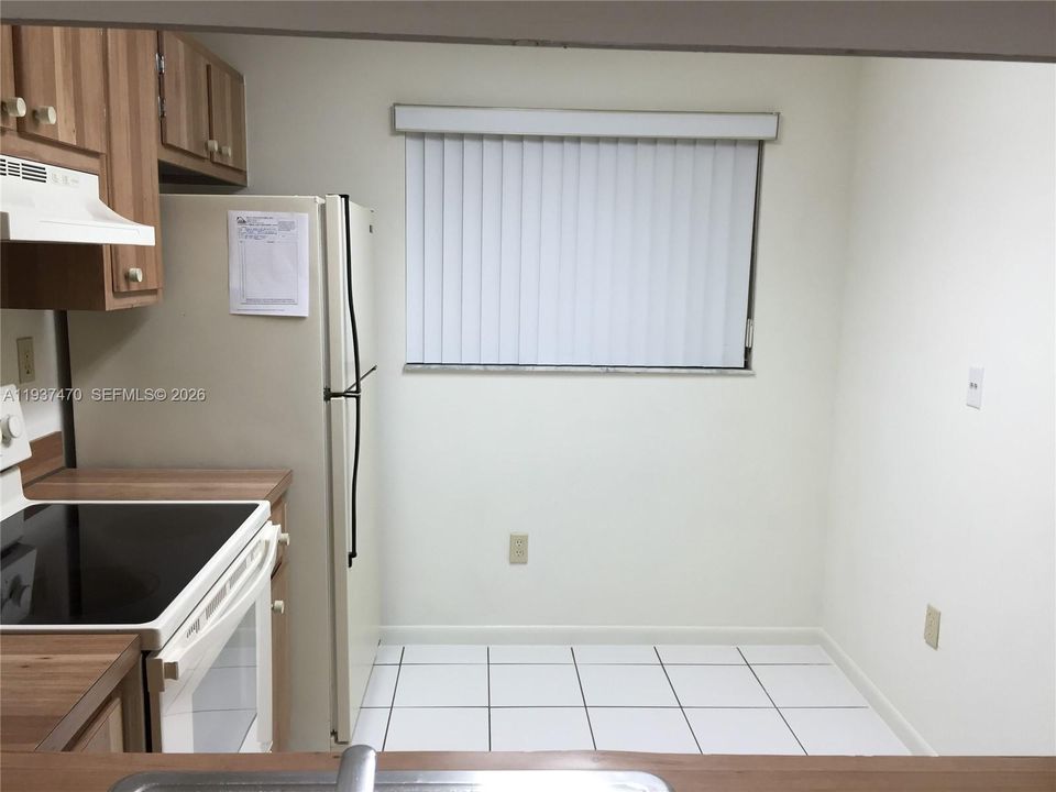 出租: $2,000 (2 贝兹, 2 浴室, 936 平方英尺)