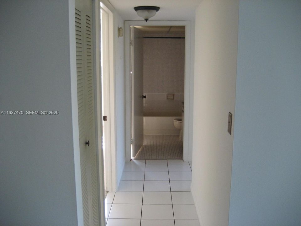 出租: $2,000 (2 贝兹, 2 浴室, 936 平方英尺)