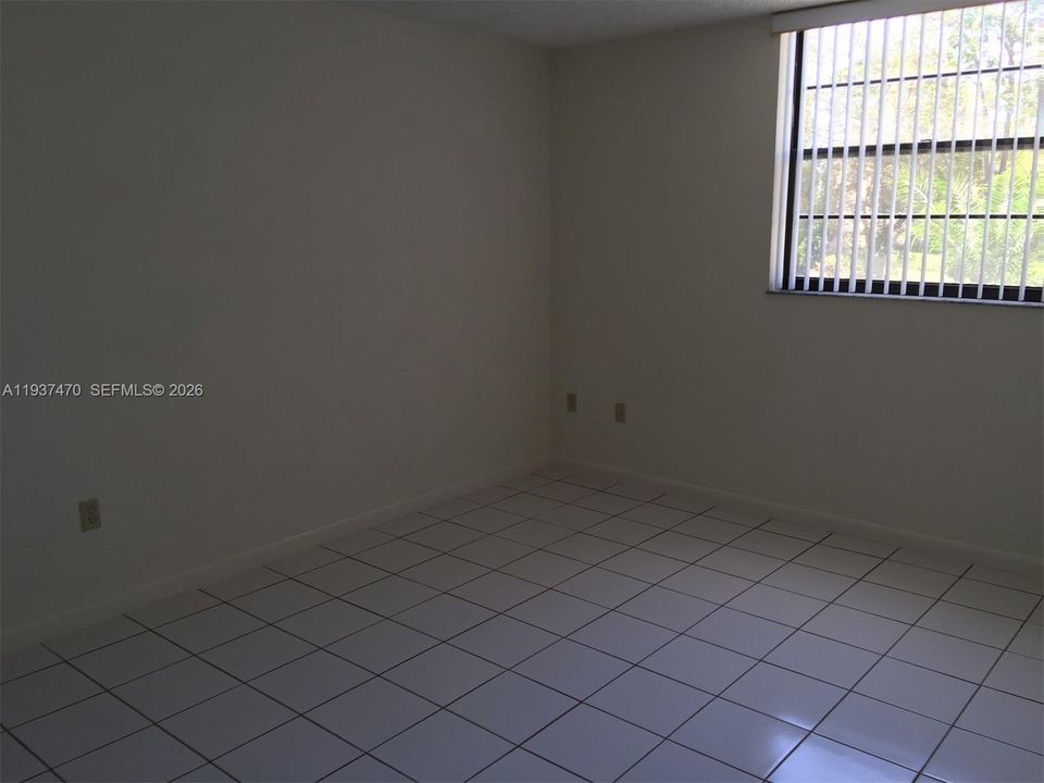 出租: $2,000 (2 贝兹, 2 浴室, 936 平方英尺)