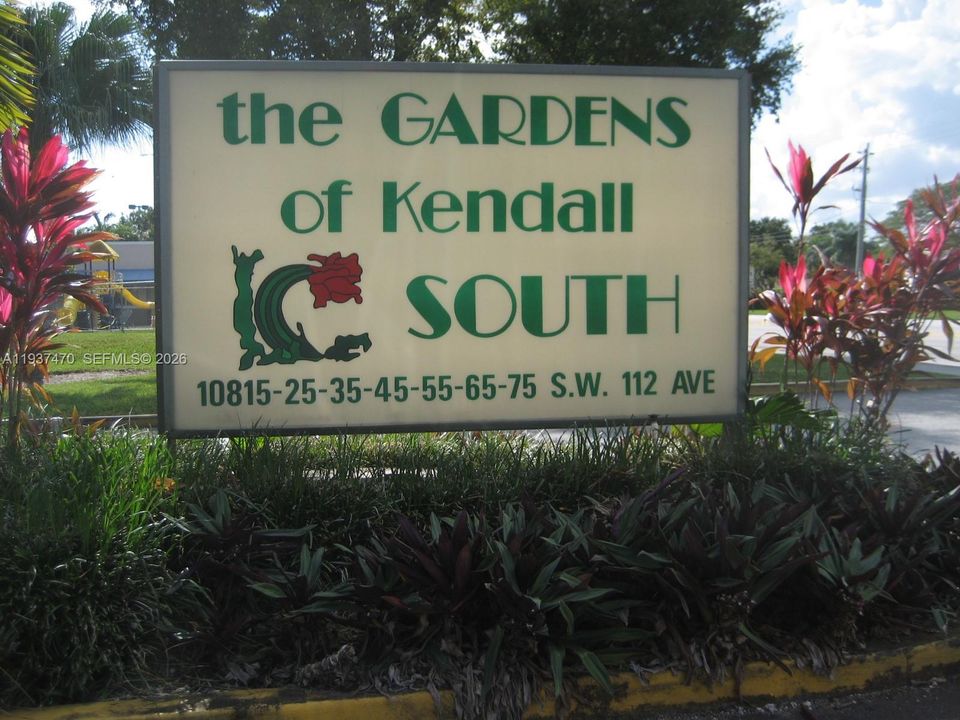 出租: $2,000 (2 贝兹, 2 浴室, 936 平方英尺)