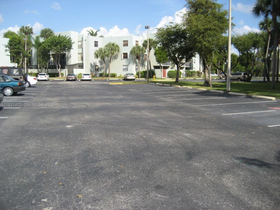 出租: $2,000 (2 贝兹, 2 浴室, 936 平方英尺)