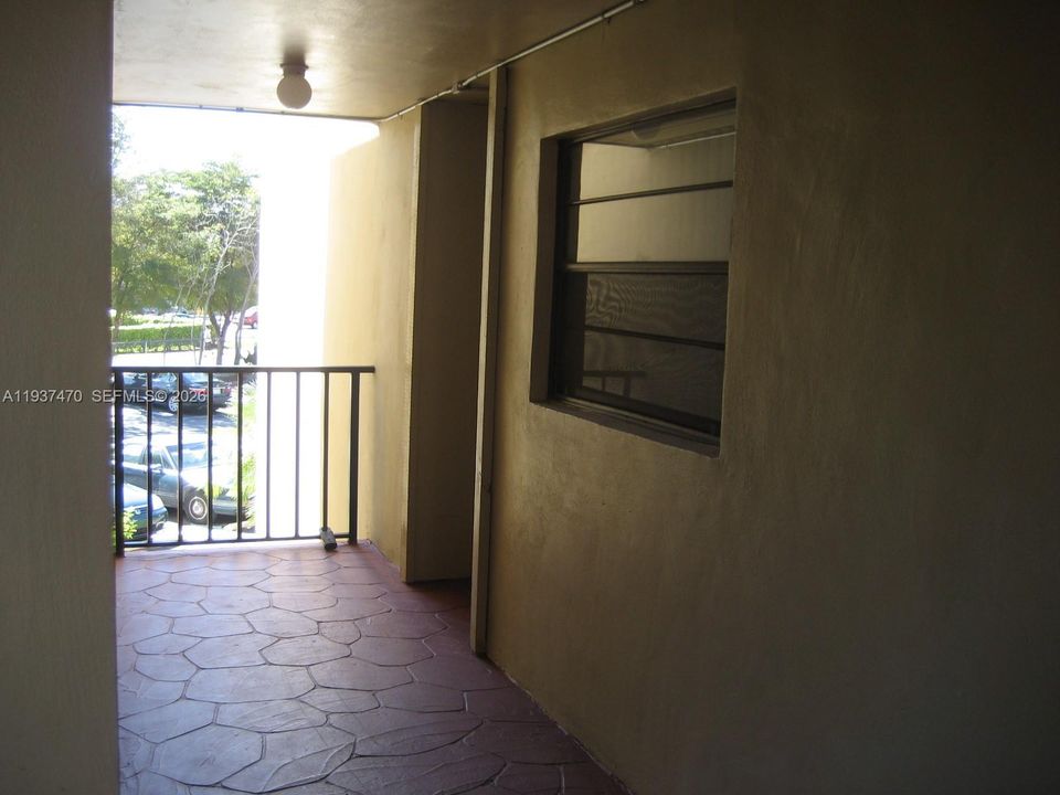 出租: $2,000 (2 贝兹, 2 浴室, 936 平方英尺)