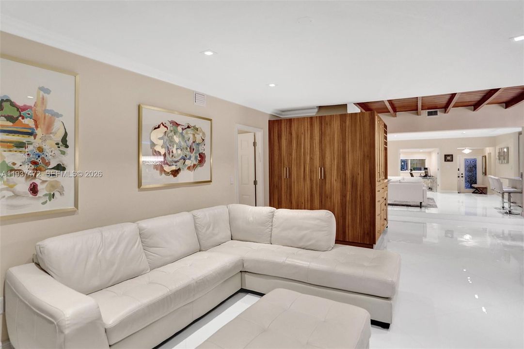 待售: $2,295,000 (5 贝兹, 3 浴室, 2313 平方英尺)