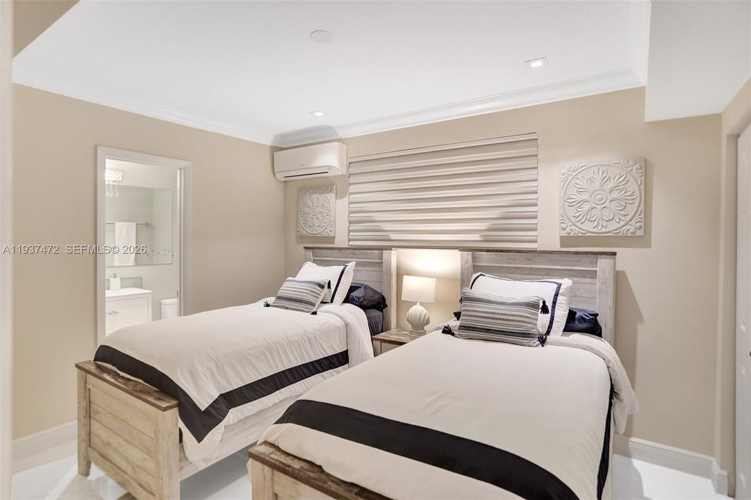 待售: $2,295,000 (5 贝兹, 3 浴室, 2313 平方英尺)