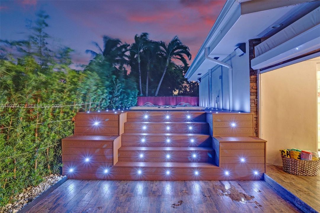 待售: $2,295,000 (5 贝兹, 3 浴室, 2313 平方英尺)