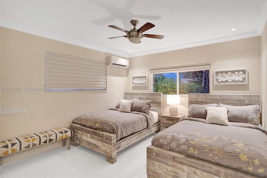 待售: $2,295,000 (5 贝兹, 3 浴室, 2313 平方英尺)