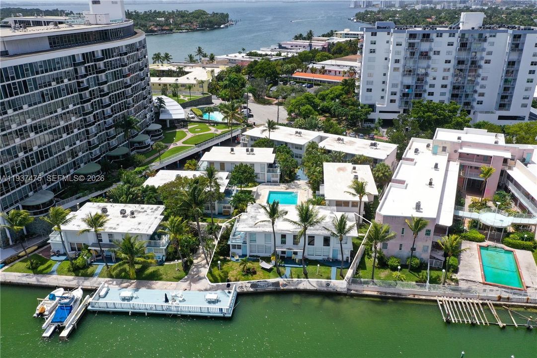 For Rent: $2,300 (1 beds, 1 baths, 740 Square Feet)