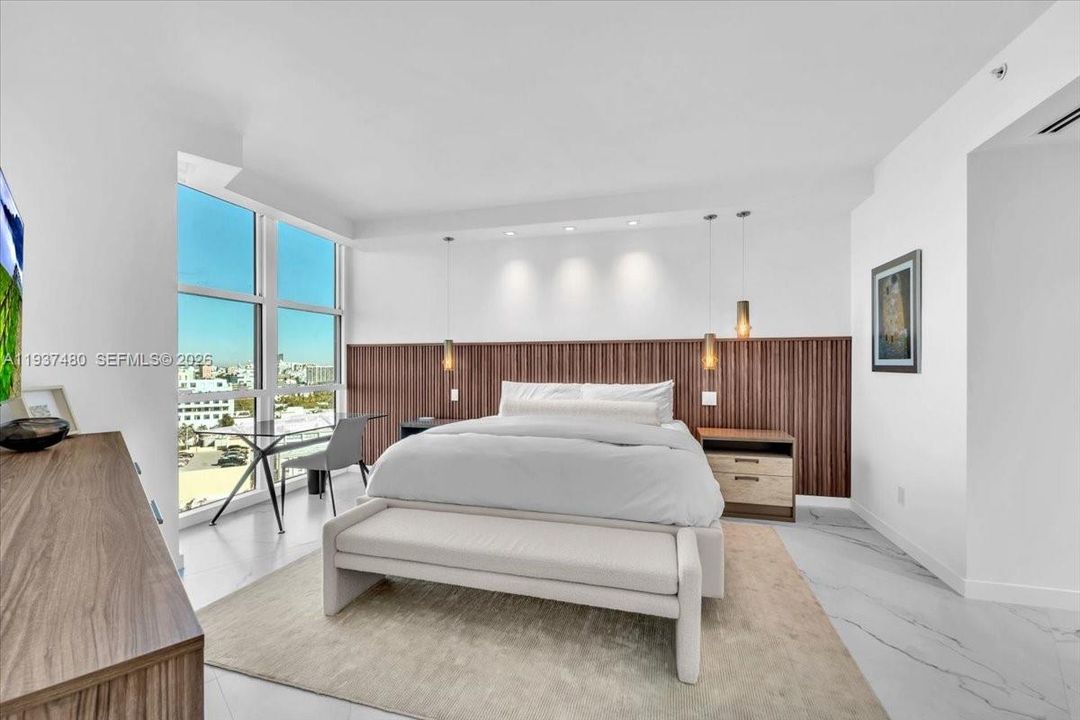 На продажу: $3,250,000 (3 спален, 3 ванн, 2040 Квадратных фут)