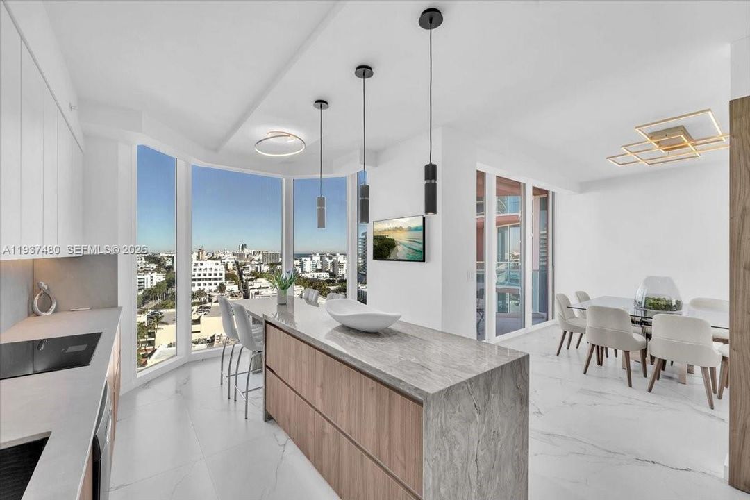 На продажу: $3,250,000 (3 спален, 3 ванн, 2040 Квадратных фут)