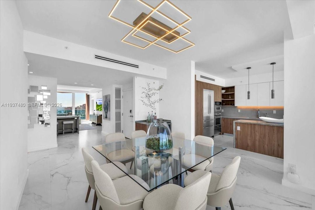 На продажу: $3,250,000 (3 спален, 3 ванн, 2040 Квадратных фут)