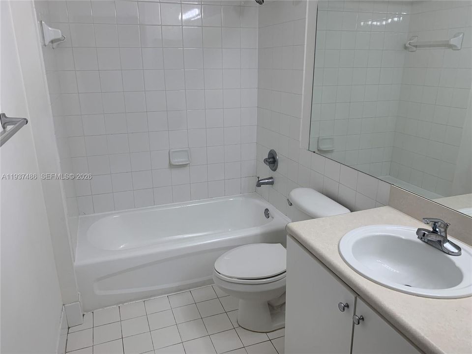 出租: $2,399 (2 贝兹, 2 浴室, 877 平方英尺)