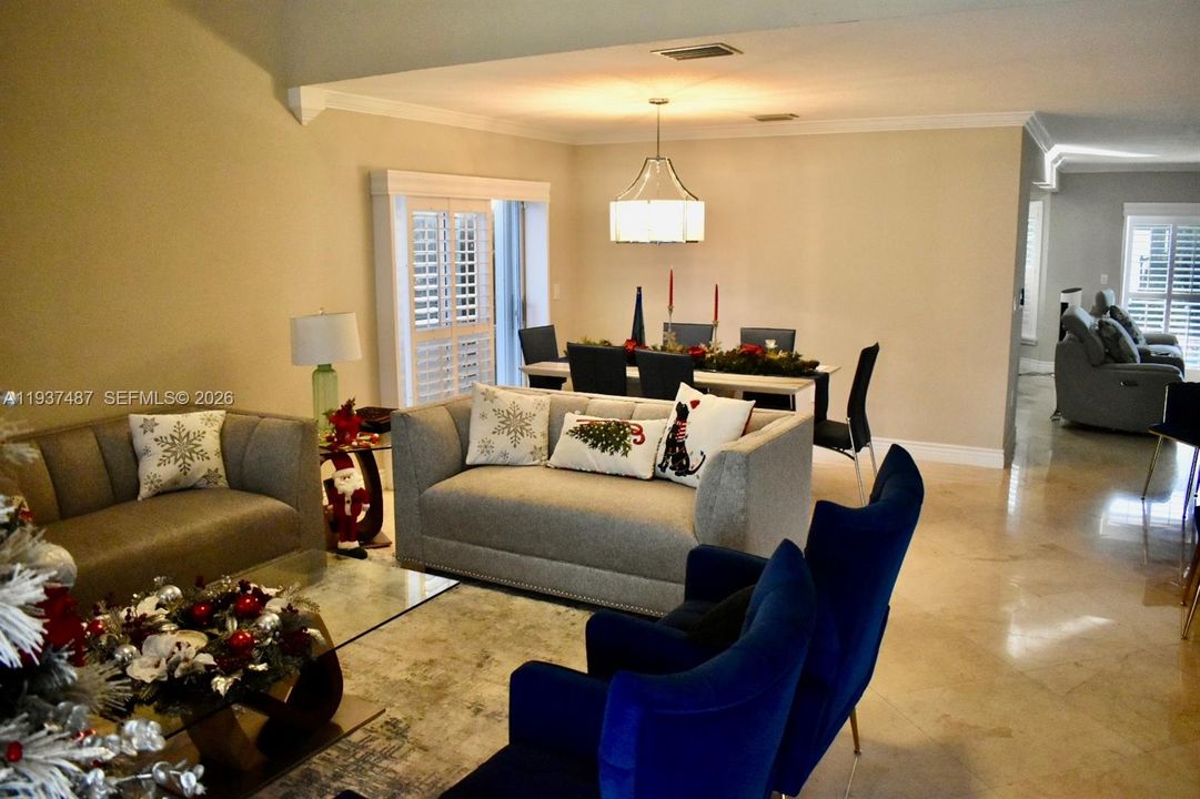 待售: $799,000 (4 贝兹, 2 浴室, 2284 平方英尺)