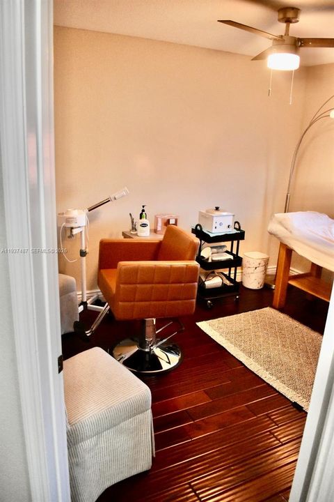 待售: $799,000 (4 贝兹, 2 浴室, 2284 平方英尺)