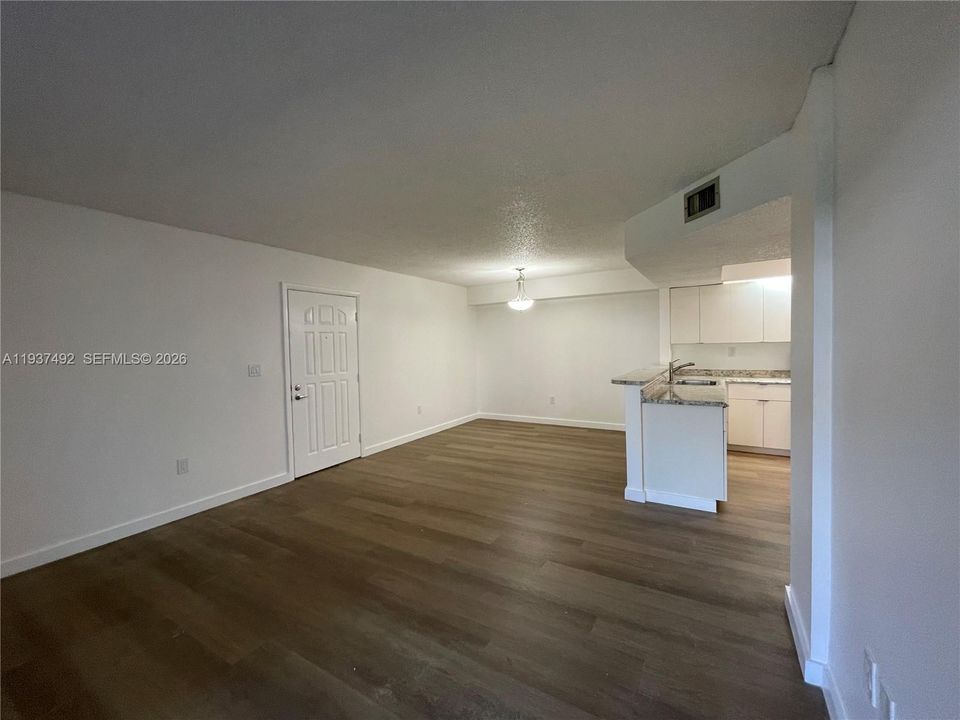 En Renta: $1,975 (2 camas, 2 baños, 1113 Pies cuadrados)