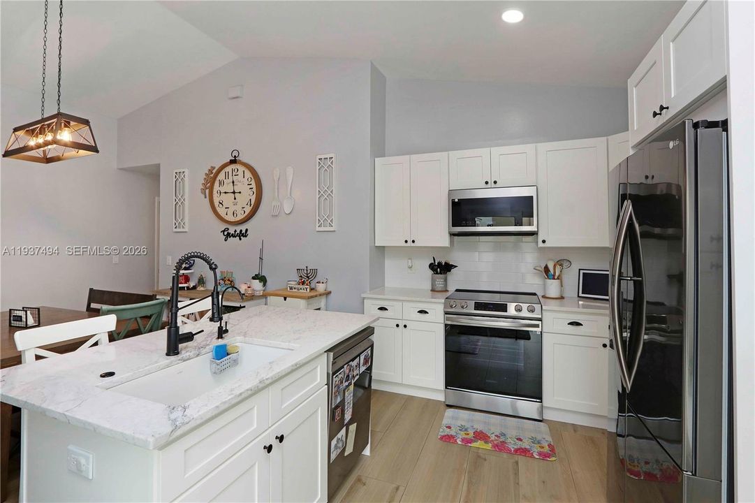 En Venta: $624,900 (3 camas, 2 baños, 1345 Pies cuadrados)